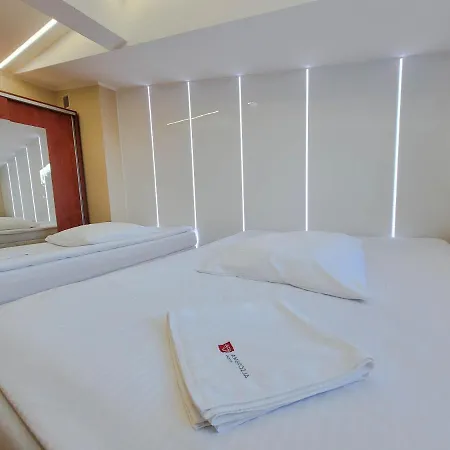 Aparthotel Ambrozja 3*